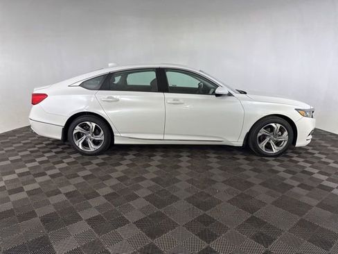 Certified 2018 Honda Accord EX image 6