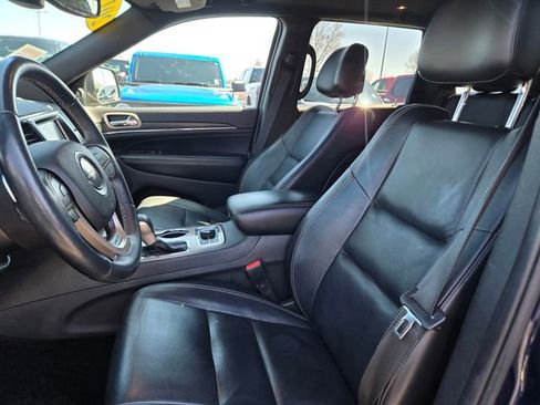 Used 2017 Jeep Grand Cherokee Limited image 28