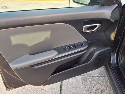 Used 2025 Kia K4 FWD image 23