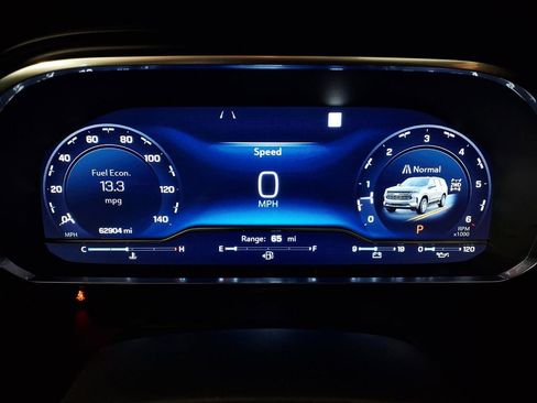 Used 2022 Chevrolet Tahoe RST w/ Luxury Package image 16