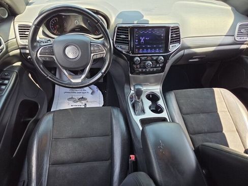 Used 2020 Jeep Grand Cherokee Altitude RWD image 10