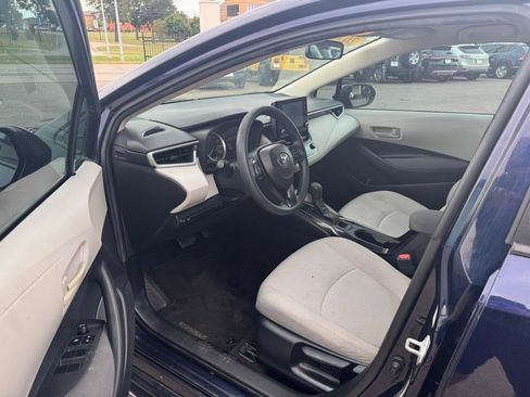 Used 2022 Toyota Corolla LE FWD image 6