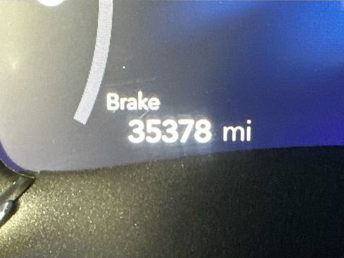 Used 2023 Chrysler Pacifica Touring-L FWD image 16