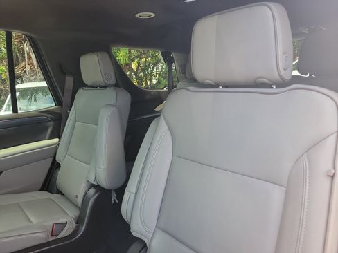 Used 2023 GMC Yukon SLT image 13