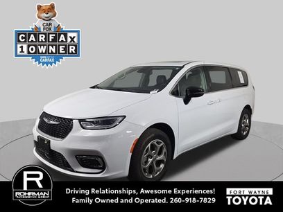 Used 2024 Chrysler Pacifica Limited