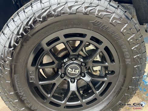 Used 2019 Ford F150 XLT w/ Equipment Group 302A Luxury image 6