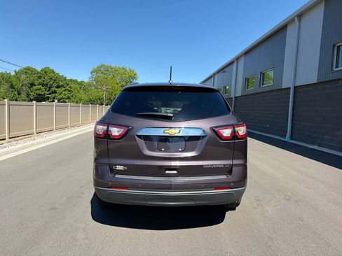 Used 2015 Chevrolet Traverse LT w/ Style and Technology Package FWD image 12