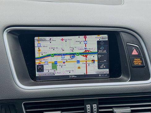 Used 2017 Audi Q5 2.0T Premium Plus w/ Technology Package image 9