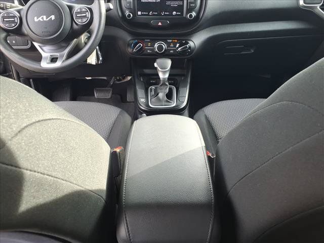 Used 2024 Kia Soul LX w/ Option Group 015 FWD image 60