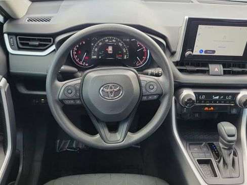 Used 2025 Toyota RAV4 XLE FWD image 12