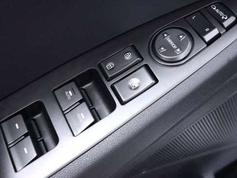 Used 2020 Hyundai Ioniq Limited image 29