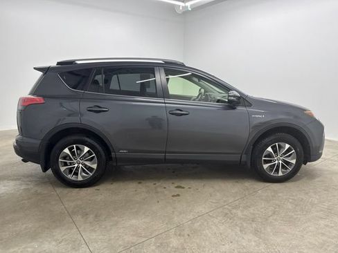 Used 2017 Toyota RAV4 XLE w/ All Weather Liner Package AWD/4WD image 4