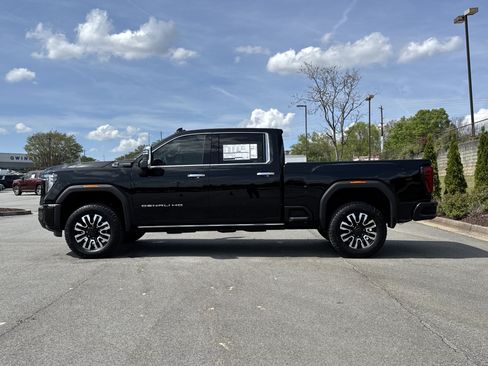 New 2026 GMC Sierra 2500 Denali Ultimate AWD/4WD image 7