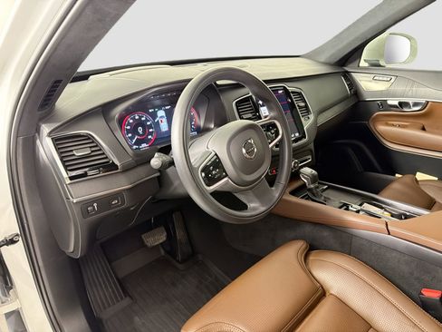 Certified 2022 Volvo XC90 T6 Inscription w/ Lounge Package AWD/4WD image 10