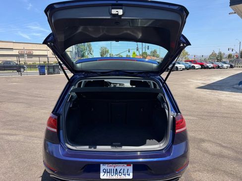 Used 2017 Volkswagen e-Golf SE FWD image 33