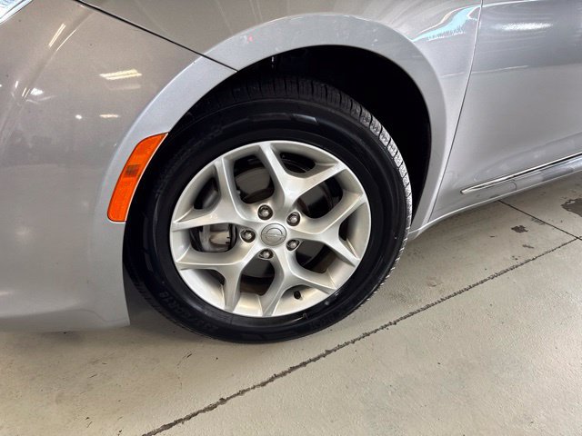Used 2020 Chrysler Pacifica Limited FWD image 50