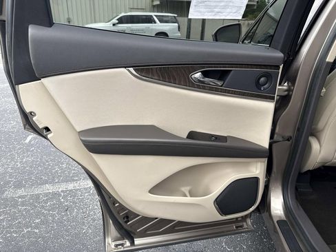 Used 2019 Lincoln Nautilus Reserve image 13