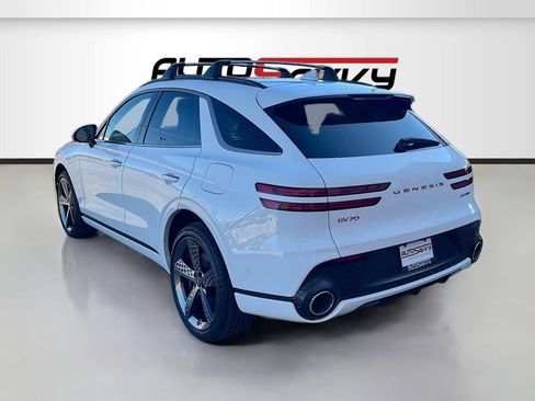 Used 2025 Genesis GV70 3.5T Sport w/ Sport Advanced Package AWD/4WD image 5