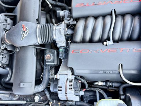 Used 2001 Chevrolet Corvette Coupe w/ Preferred Equipment Group2 RWD image 28