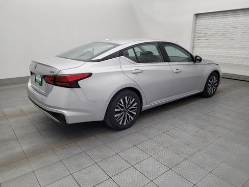 Used 2024 Nissan Altima 2.5 SV image 10