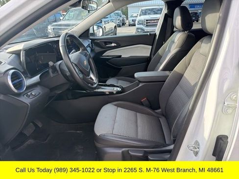Used 2024 Chevrolet Trax LT w/ Driver Confidence Package FWD image 14