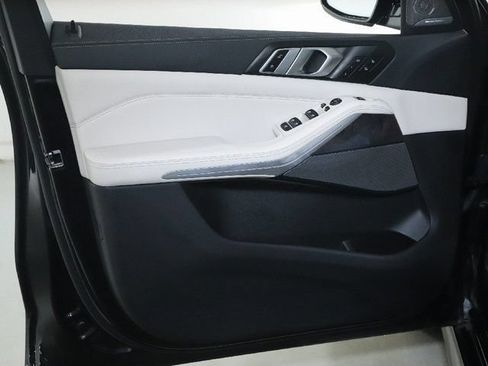 Used 2023 BMW X5 xDrive40i w/ M Sport Package AWD/4WD image 18