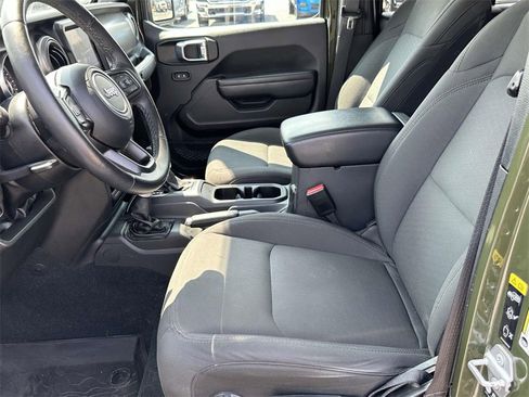 Used 2022 Jeep Gladiator Willys image 17