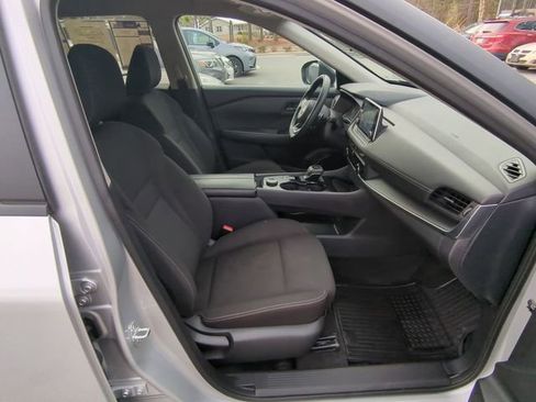 Used 2024 Nissan Rogue S image 43