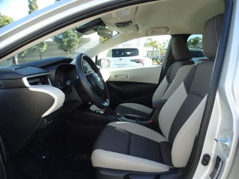 Used 2025 Toyota Corolla LE image 18