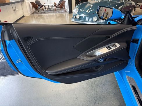 Used 2023 Chevrolet Corvette Stingray Coupe w/ Z51 Performance Package image 28