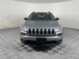 Used 2016 Jeep Cherokee Sport image 2