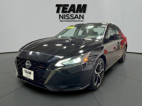 Certified 2024 Nissan Altima 2.5 SR w/ SR Premium Package AWD/4WD image 3