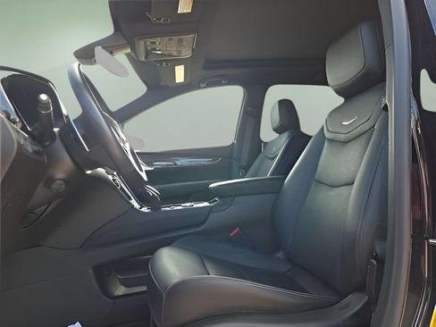 Used 2021 Cadillac XT5 Sportv w/ LPO, ONYX Package AWD/4WD image 9