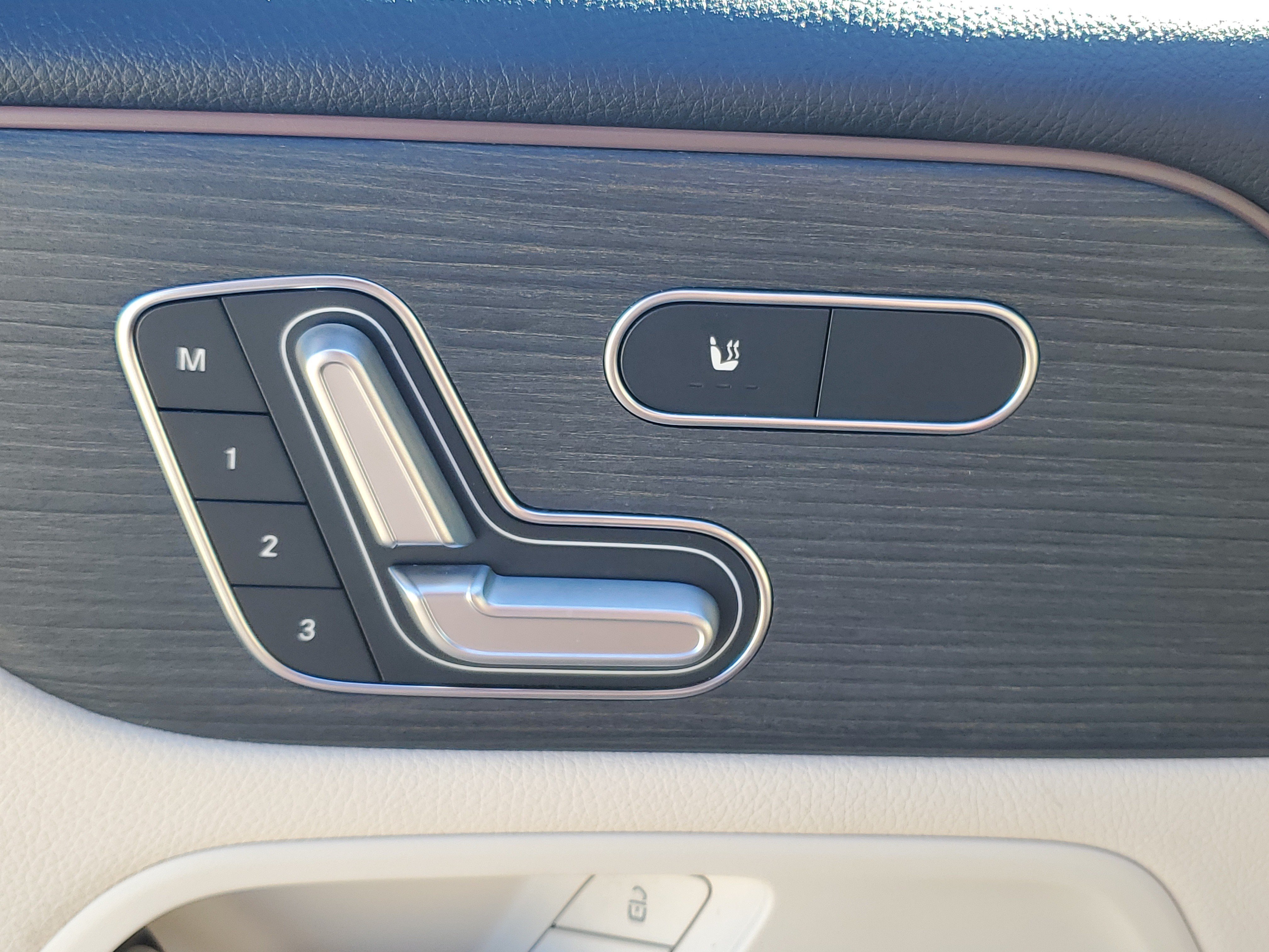 Used 2024 Mercedes-Benz GLB 250 image 14