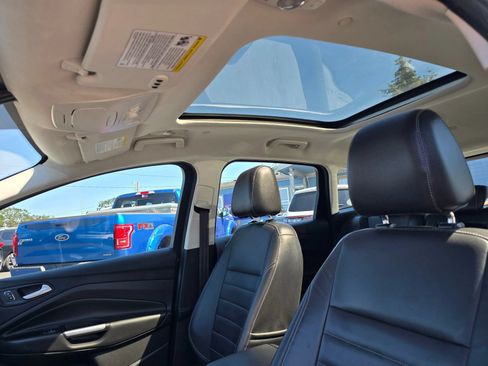 Used 2015 Ford C-MAX Energi SEL w/ Equipment Group 303A FWD image 21
