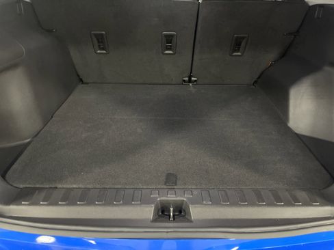 Used 2024 GMC Terrain SLT image 11