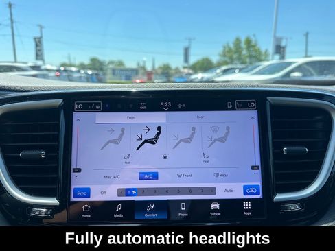 Used 2025 Chrysler Pacifica Select FWD image 19