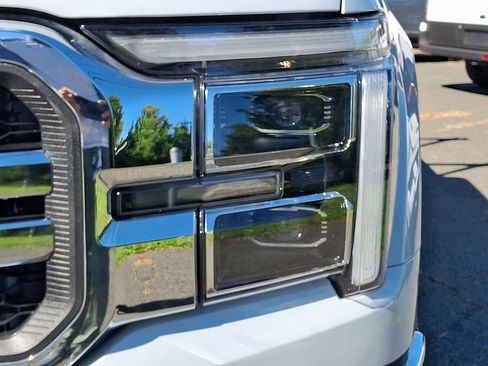 Used 2025 Ford F150 Lariat w/ Equipment Group 501A Mid AWD/4WD image 13