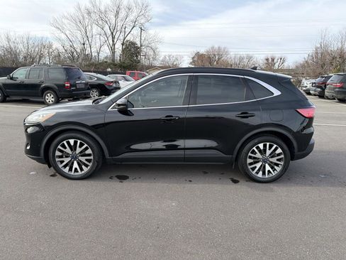 Used 2020 Ford Escape Titanium image 16