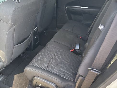 Used 2018 Dodge Journey SE w/ Popular Equipment Group image 5