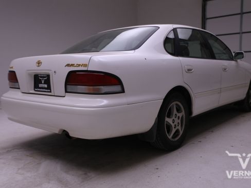 Used 1997 Toyota Avalon XL image 4