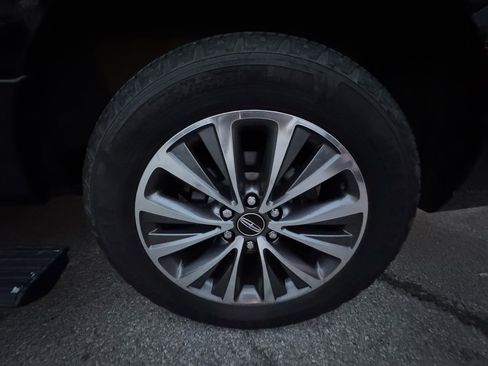 Used 2015 Lincoln Navigator L 4WD image 22