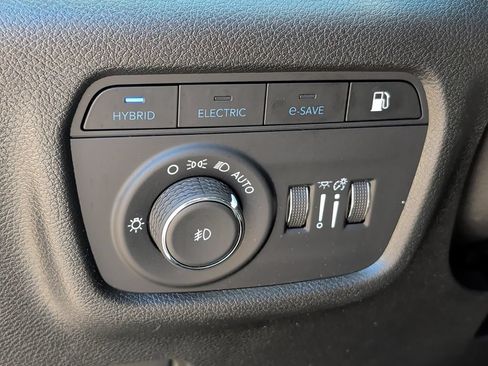Used 2023 Jeep Grand Cherokee 4WD 4xe image 14
