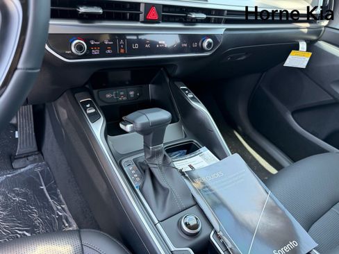 New 2026 Kia Sorento S FWD image 17