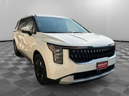 New 2027 Kia Carnival LXS FWD image 3
