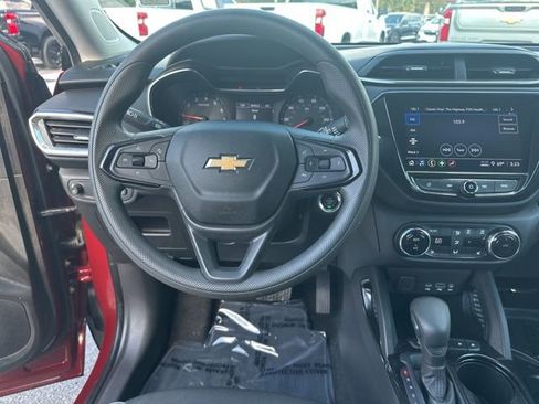 Used 2023 Chevrolet TrailBlazer LT w/ Convenience Package image 2