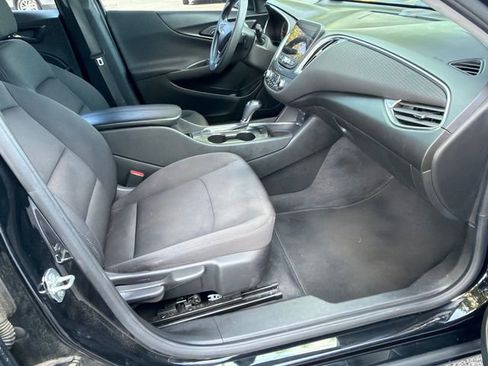 Used 2020 Chevrolet Malibu LT FWD image 13