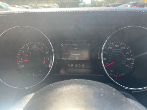 Used 2017 Ford Mustang Coupe image 16