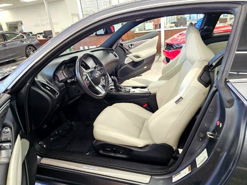 Used 2019 INFINITI Q60 3.0t Luxe w/ Essential Package image 7