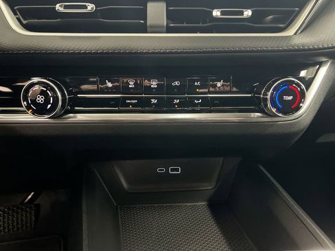 New 2026 Chevrolet Equinox LT image 17